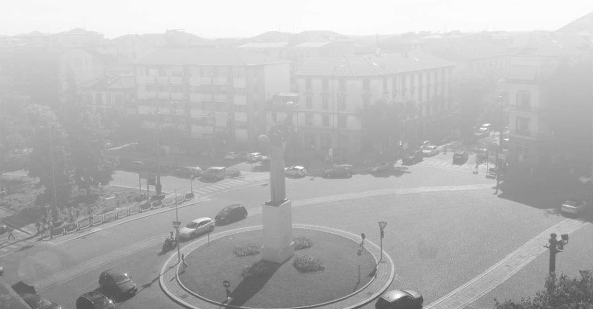 Manicure giapponese classica per uomini e donne a Travac&ograve; Siccomario: prenota il tuo appuntamento e scopri i nostri prezzi competitivi.